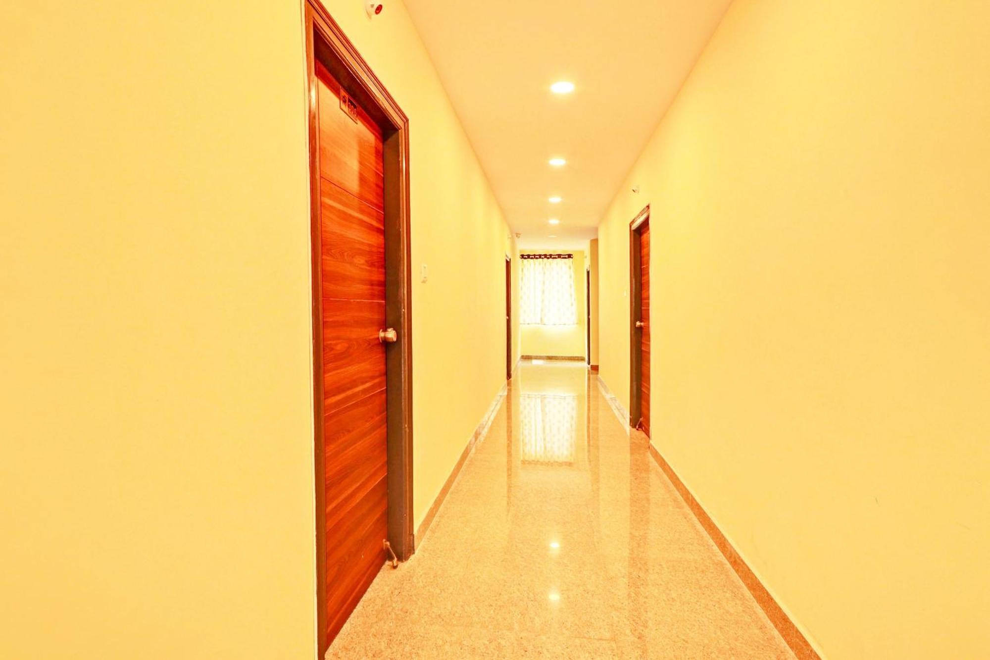 Hotel O R Square Hyderabad Exterior photo