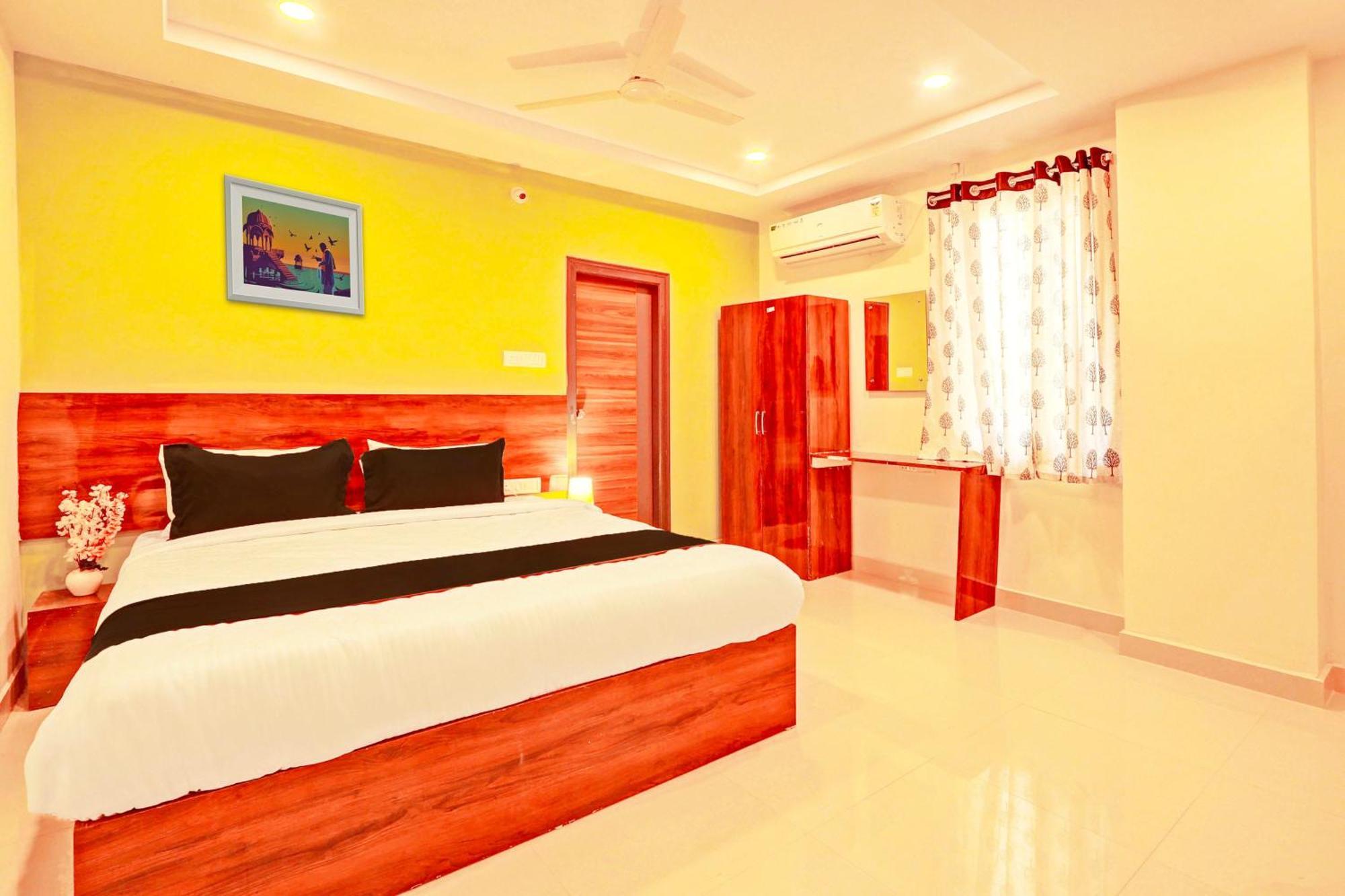 Hotel O R Square Hyderabad Exterior photo