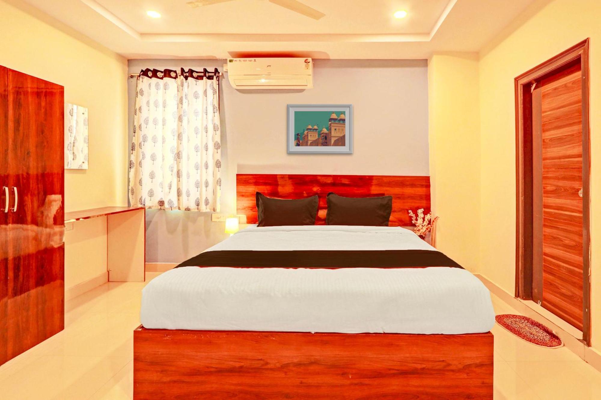 Hotel O R Square Hyderabad Exterior photo